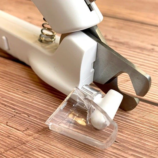 See The Quick. Clip With Confidence